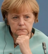 Меркель больше не намерена поддерживать евро